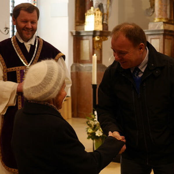 PGR-Obmann Grünbacher gratuliert Fr. Theresia Kaiser zum 80. Geburtstag