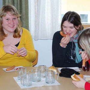 Würstel-Essen der Sternsinger