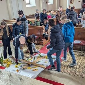 Kinderkreuzverehrung und Ratscherkinder