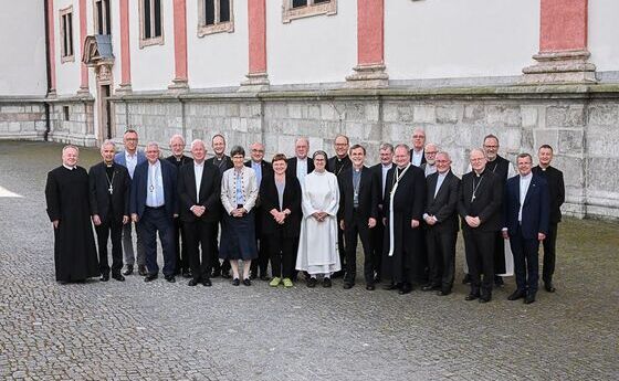 Bischofskonferenz und Ordensspitzen im Gespräch bei der Sommervollversammlung der österreichischen Bischöfe in Mariazell
