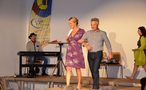 MODENSCHAU und Informationen über ökologisch und fair hergestellte Kleidung 