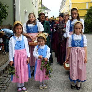 Fronleichnamsprozession auf Rädern