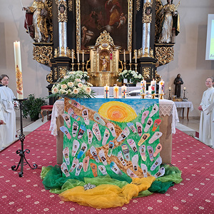 Das Altarbild - von den Erstkommunionkindern gestaltet