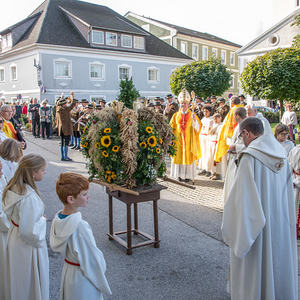 900 Jahre sind vergangen, seitdem die Kirchdorfer Kirche geweiht wurde. Mit einem großen Pfarrfest und Erntedank fanden die Jubiläumsfeiern ihren Höhepunkt und Abschluss.