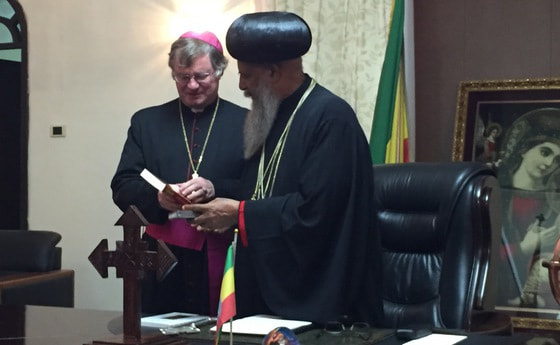 Bischof Manfred Scheuer und das Oberhaupt der äthiopisch-orthodoxen Kirche, S.H. Patriarch Abuna Mathias
