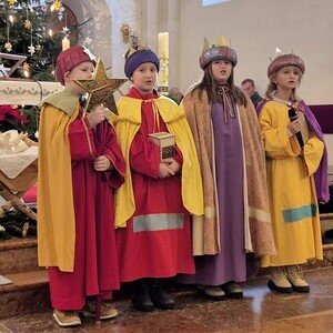 Die Sternsinger unterwegs.