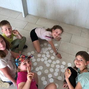 Wir halfen Arielle u. Fabius, das Meer vom Müll zu befreien und die Meeresbewohner zu retten vor dem bösen Plan von Ursula, das Meer für sich allein zu besitzen.