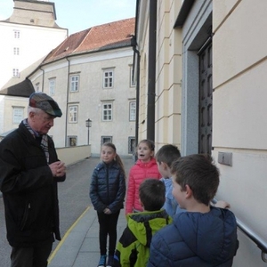 Erstkommunikanten entdecken die Kirche