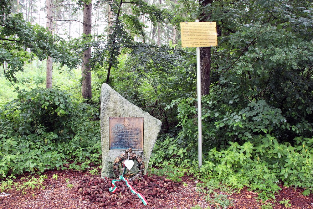 Gedenkstein und Tafel