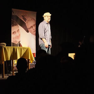 OLYMPUS DIGITAL CAMERA         