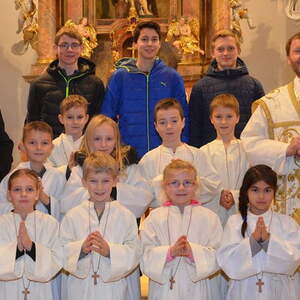 Feierliche Ministrantenaufnahme am Christkönigsonntag