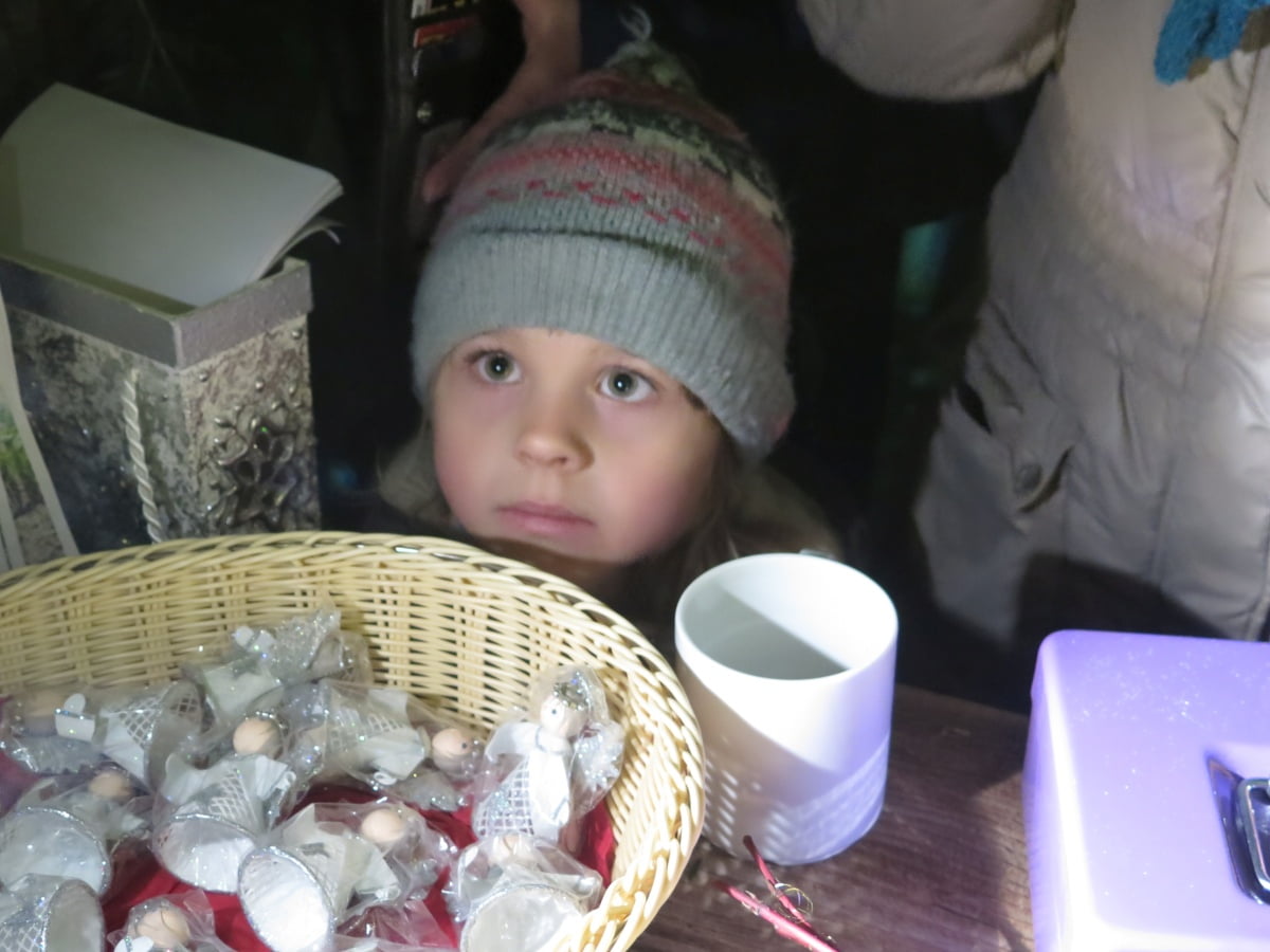 Adventstimmung am Kirchenplatz