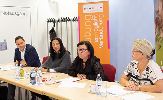 'Gerade in Krisenzeiten ist es enorm wichtig, den Menschen Hoffnung und Zuversicht zu geben', sagt LRin Birgit Gerstorfer, MBA