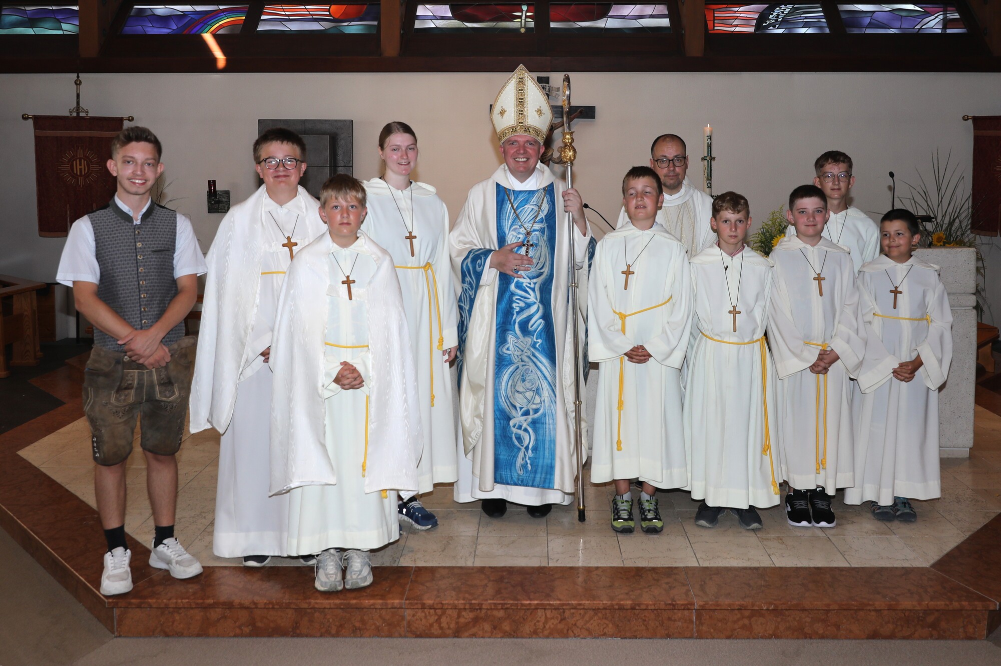 Ministranten bei der Festmesse 50 Jahre Marienkirche Inzersdorf