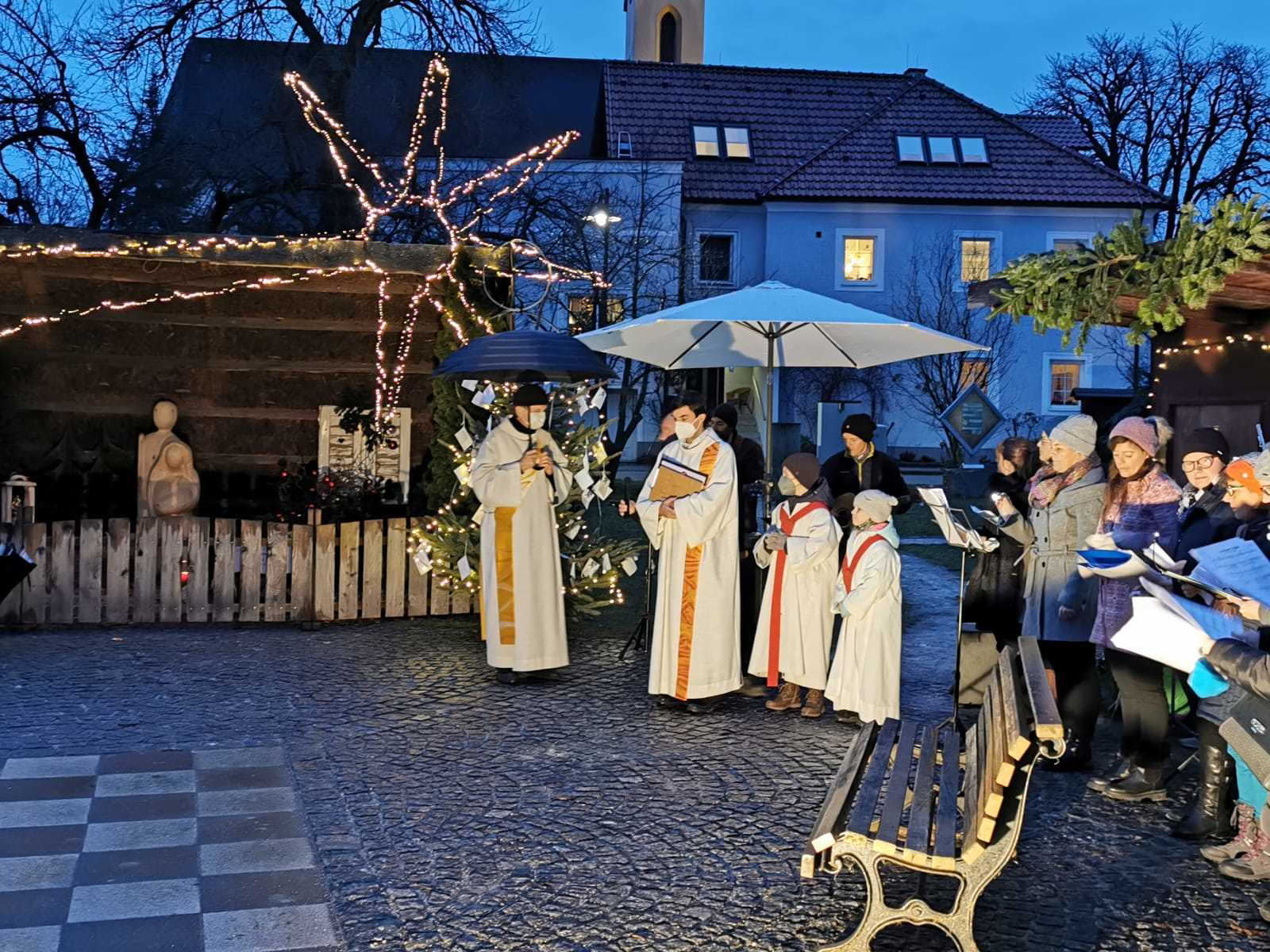Familiengottesdienst auf der Dorfwiese