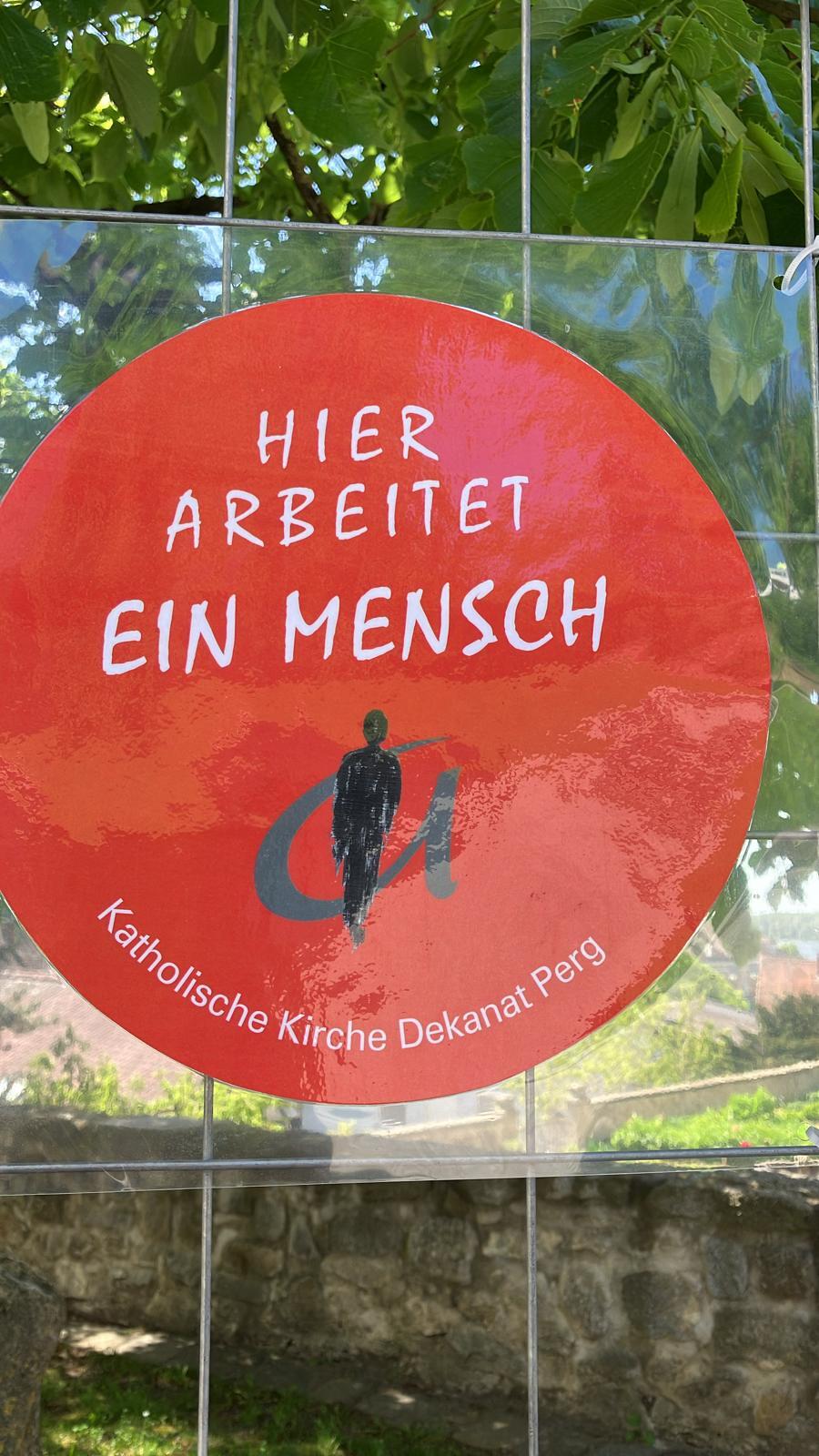 Hier arbeitet ein Mensch