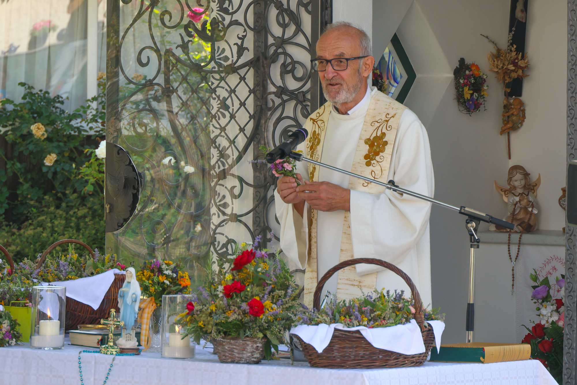 Feldmesse mit traditioneller Kräutersegnung bei der Stelzer-Kapelle