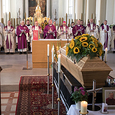 Begräbnisgottesdienst für Josef Ahammer in der Pfarrkirche Linz-Hl. Familie / © Diözese Linz / Wakolbinger Begräbnisgottesdienst für Josef Ahammer in der Pfarrkirche Linz-Hl. Familie