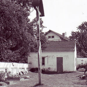 1840 schuf Tischler Leander Rosenstingel (Schreiner in der Wallerleithen Nr. 15) ein neues Kreuz.