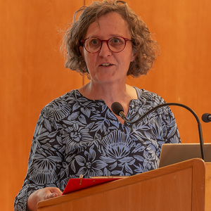 Ermutigung für eine zukunftsfähige Kirche - Dekanats Windischgarsten lud zu einem Abend mit Univ.-Prof. Dr. Franz GruberBild: Susanne Lammer, Dekanatsassistentin, begrüßt