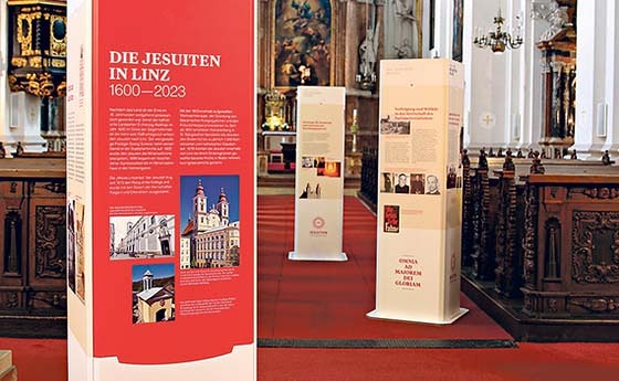 Ausstellung im Alten Dom über die Geschichte der Jesuiten in Linz