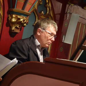 Markus Himmelbauer an 'seiner' Orgel