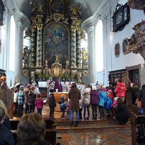 Schnell das Lied von Schnecke Penelope gemeinsam singen!