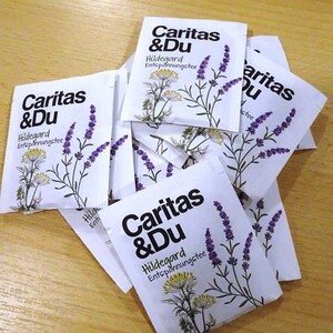 Die Pfarrcaritas der Pfarre Haibach überrascht Menschen mit kleinen Aufmerksamkeiten!