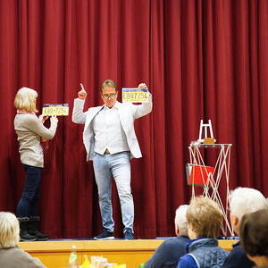 Gert Smetanig zaubert