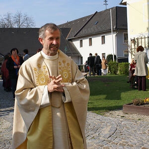 Einzug in die Kirche