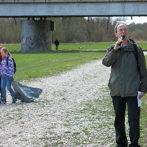 Traunauen-Reinigung mit ökomenischen Gottesdienst