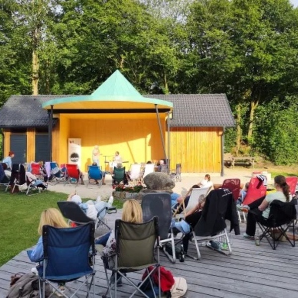 Workunst, Beats & Sommerfeeling in der Bibliothek Bad Zell
