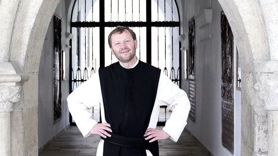 Abt Dr. Reinhold Dessl