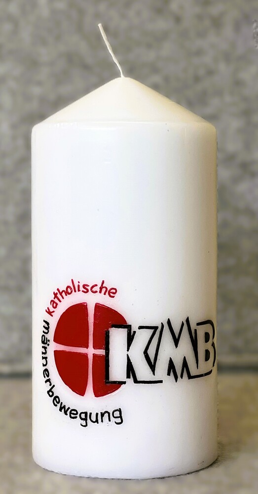 KMB Kerze mit Logo und Schriftzug