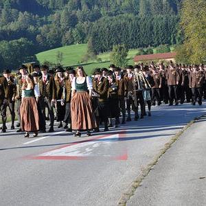 Musikverein beim Einzug in die Kirche