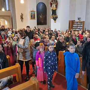 Faschingsumzug in der Kirche