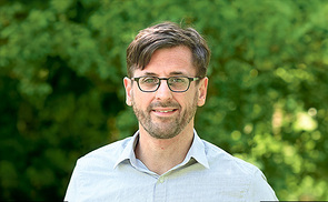 Stefan Seidel ist evangelischer Theologe, Psychologe und Leitender Redakteur bei der evangelischen Wochenzeitung DER SONNTAG in Leipzig.