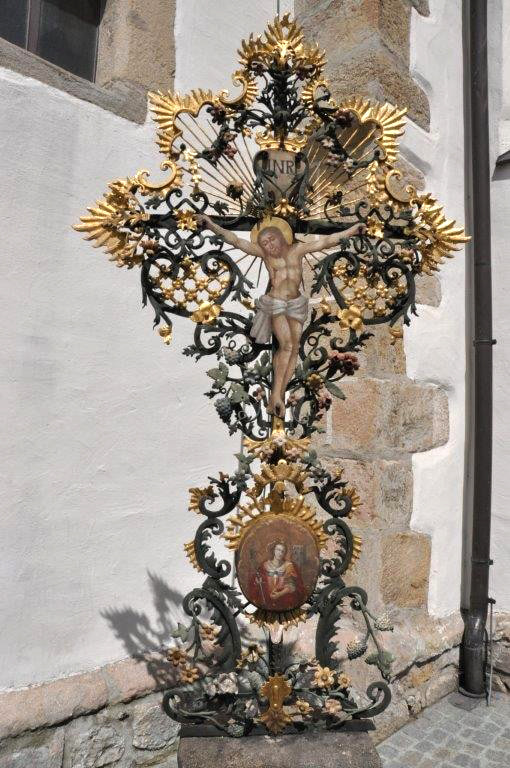 schmiedeeiserne Rokoko-Grabkreuze