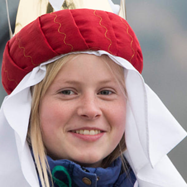 Sternsinger in Kirchdorf an der Krems:60 Kinder und 2 Gruppen Erwachsene besuchen in Kirchdorf 20 Gebiete am Samstag, Montag und Dienstag. 'Mehr als 100 Personen sind in unserer Pfarre an der Dreiköngis-Aktion beteiligt. Das ist schön, dass sich so 