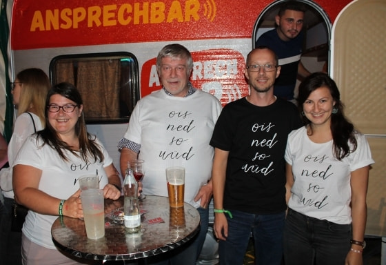 Das Team der ANSPRECHBAR beim ersten Einsatz beim Weinlesefest in Zell an der Pram (v. l.): Michaela Haunold, Anton Haunold, Reinhard Wimmer und Iris Sinzinger.