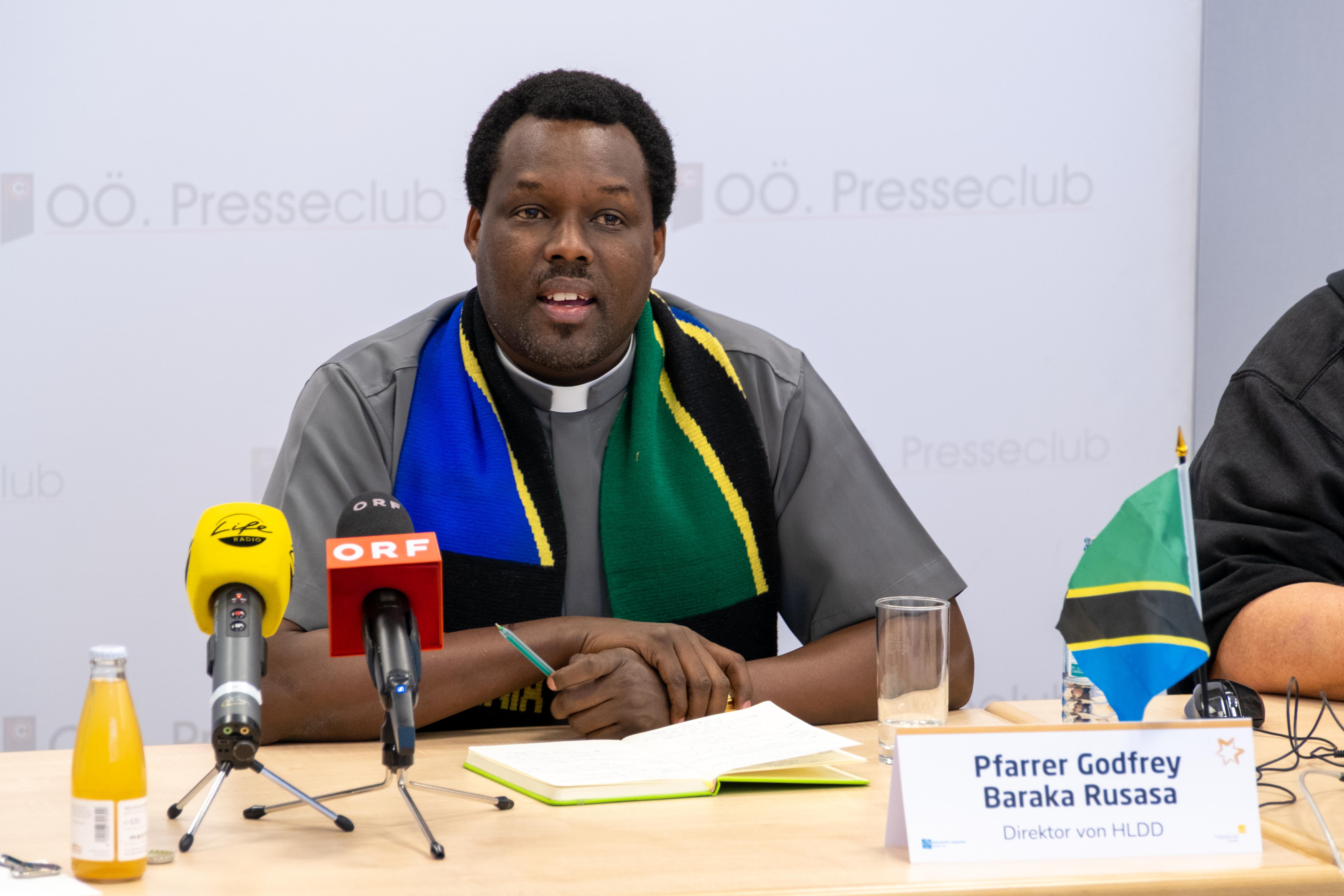 Pfarrer Godfrey Baraka Rusasa: Direktor von HLDD