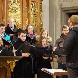 Chor des Konservatoriums für Kirchenmusik der Diözese Linz (Leitung: Manfred Zott)