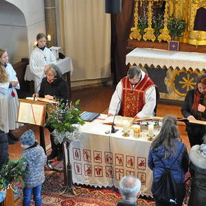 Palmweihe am Dorfplatz, Einzug in die Kirche zur Hl. Messe