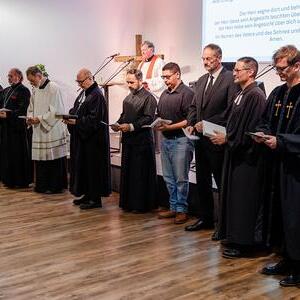 Den vom Forum der Christlichen Kirchen in Oberösterreich getragenen Gottesdienst feierten Repräsentant:innen von elf christlichen Kirchen mit.