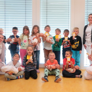 Die Hebammen besuchen unsere Schulanfänger