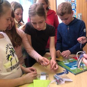 Kindergarten- und Volksschulkinder zu Besuch in der Bücherei
