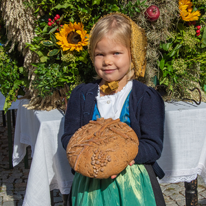 Erntedankfeier am Kirchenplatz