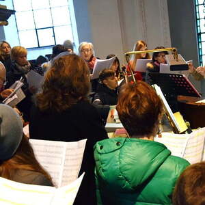 Der Singphonia-Chor singt die F.X.-Gruber-Messe