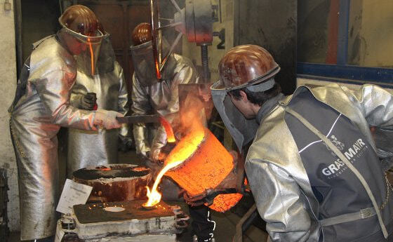 Guss der neuen Friedhofsglocke für Laakirchen