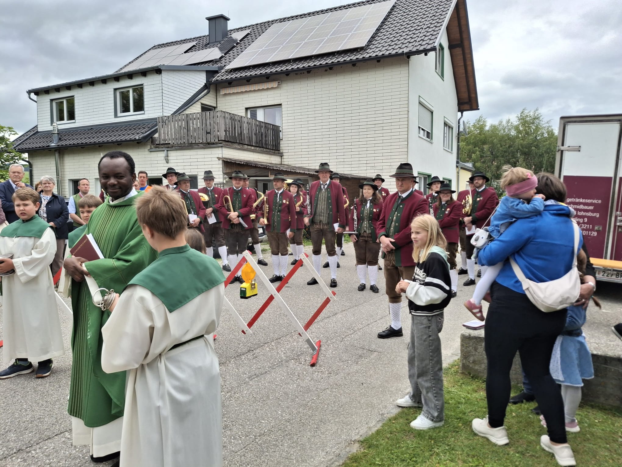 Pfarrheimeröffnung Pramet 17.5.2026 / © Pfarrgemeinde Pramet
